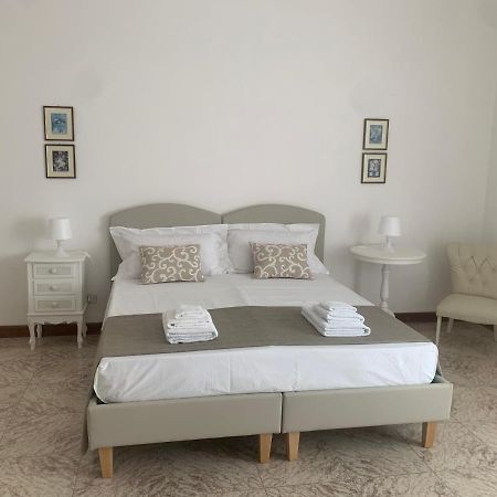 לצ'ה Porta Napoli Rooms מראה חיצוני תמונה