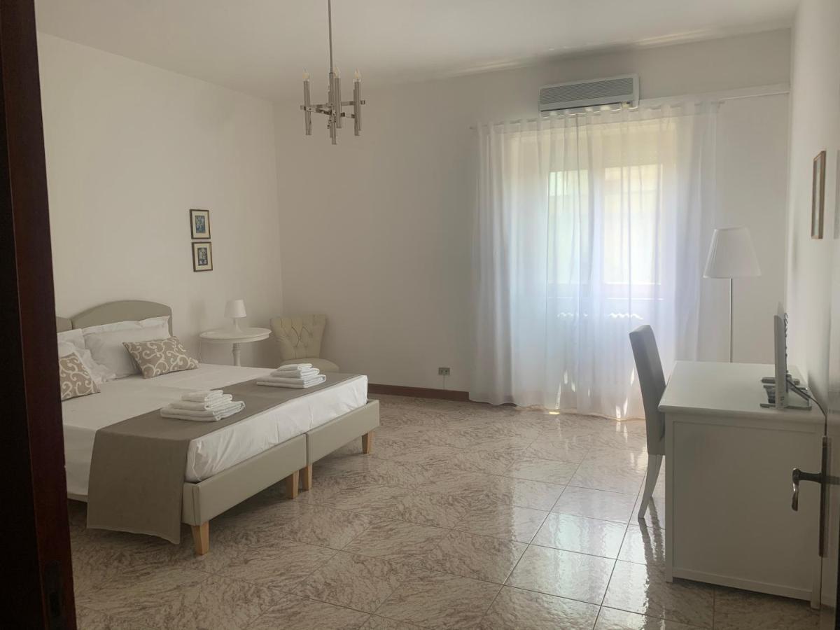 לצ'ה Porta Napoli Rooms מראה חיצוני תמונה